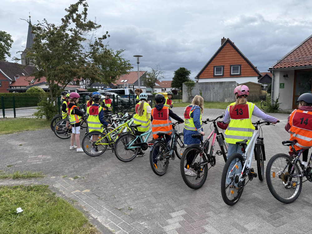 Fahrradprüfung und Ausflug von den Löwen in Lauingen